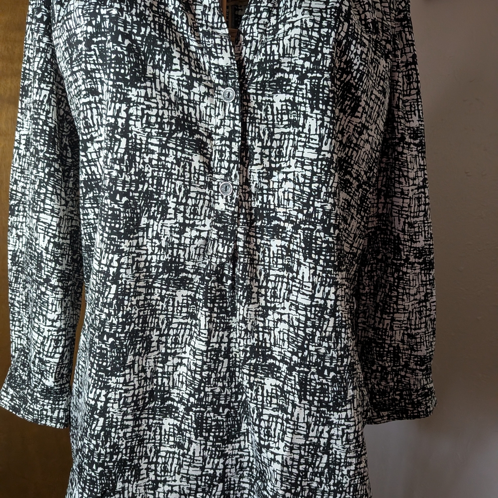 Black and White Textured Print Button-Up Top
